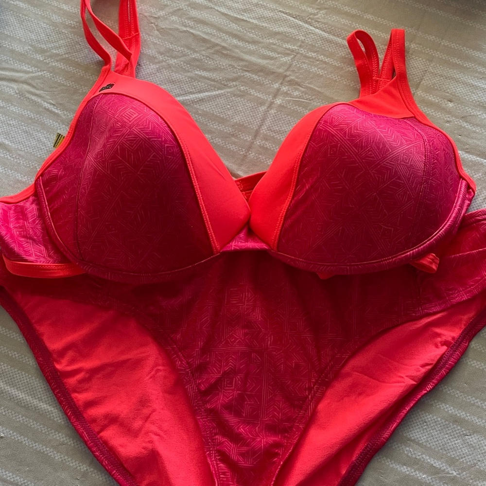 NWOT Lola Vibrant Red Bikini Set